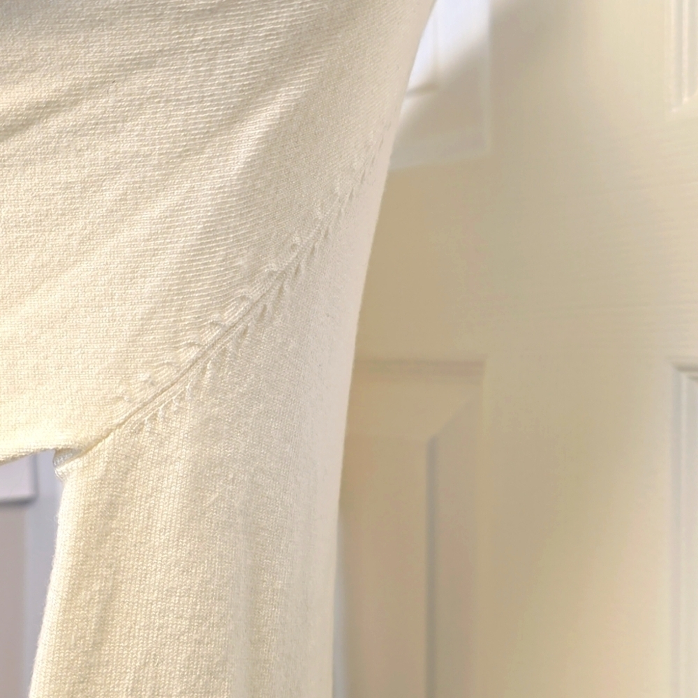 Zara White Crew Neck Sweater with Subtle Texture - Picture 5 of 7